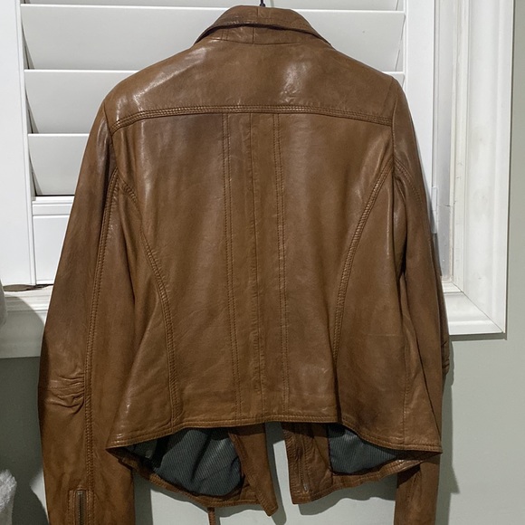 Leather jacket - Picture 4 of 5